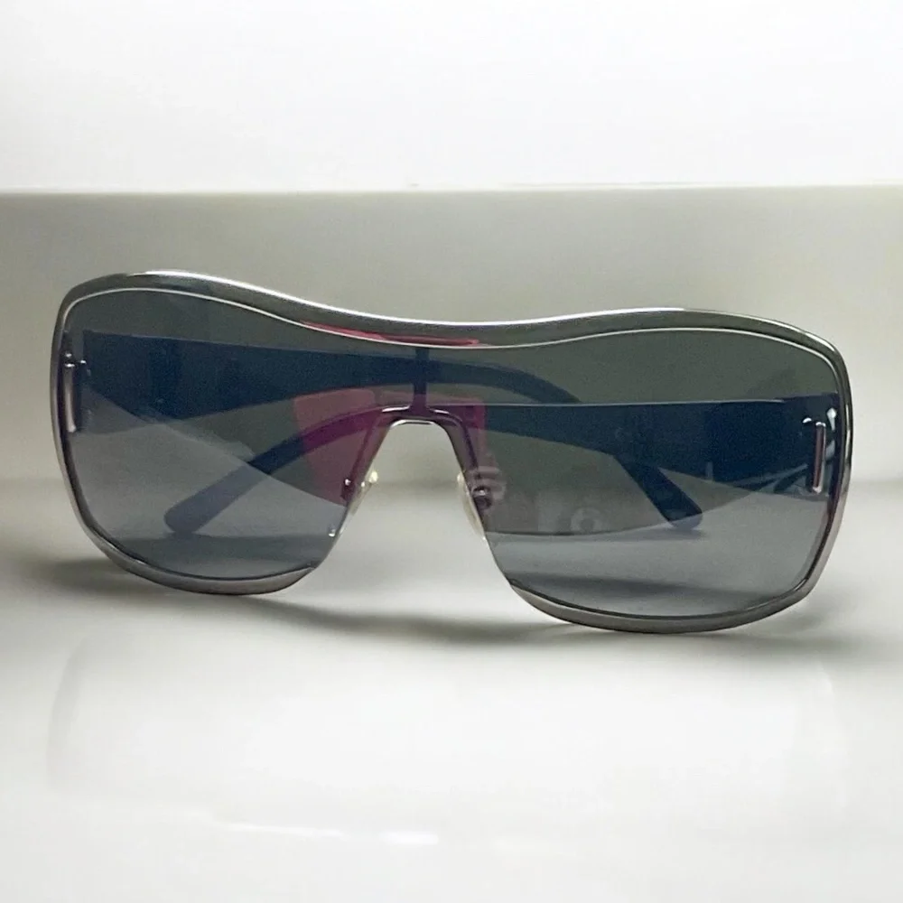 AUTHENTIC GUCCI UNISEX SUNGLASSES 🕶️ - Picture 8 of 8